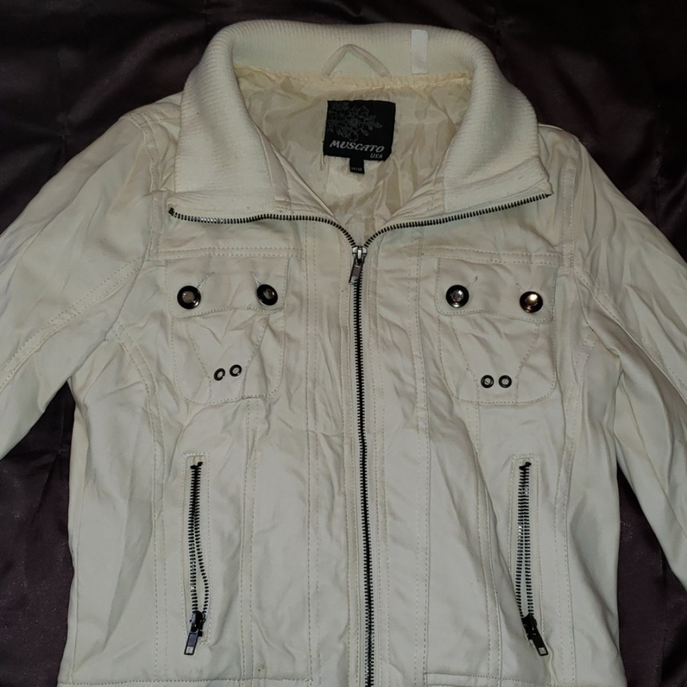 Cream colored jacket - Picture 2 of 5